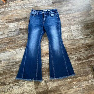 Kancan signature kurvy mid-rise super flare distressed 29